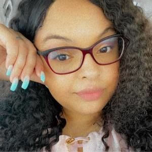 Meet your Posher, Akeyla